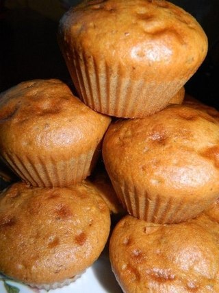 honey-walnut cupcakes